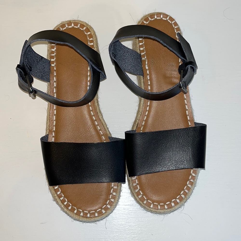Faux 2” leather wedges sandals. Comfy